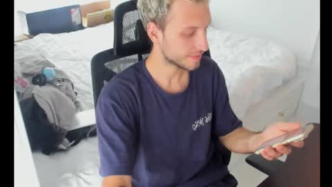 Snapshot of misterskiny chatting on August 5, 2026, 8:28 am Alex online show from August 5, 2026, 8:28 am