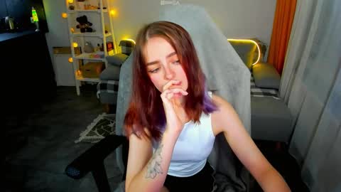 Hi everyone Im Tina online show from September 8, 2025, 4:28 pm