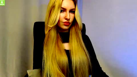 Snapshot of mistress__alice_ chatting on April 4, 2026, 7:06 am Mistress Alice online show from April 4, 2026, 7:06 am