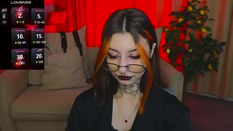 Marcelline online show from April 21, 2026, 2:51 am