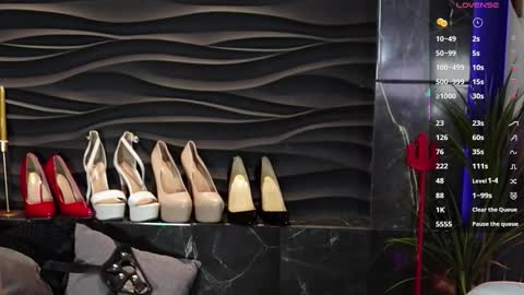 Darsy online show from October 3, 2025, 1:52 pm