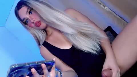 mistress kim18 online show from November 4, 2025, 4:44 am