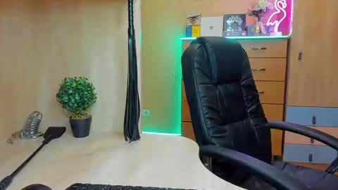 Mistress Kristi online show from February 28, 2025, 5:59 pm