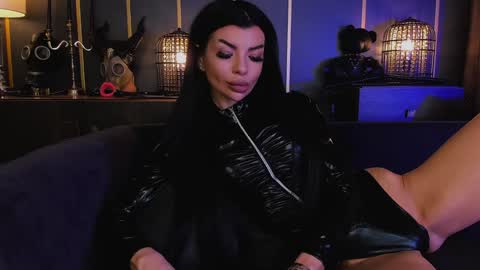 Elenia online show from December 15, 2024, 11:23 am