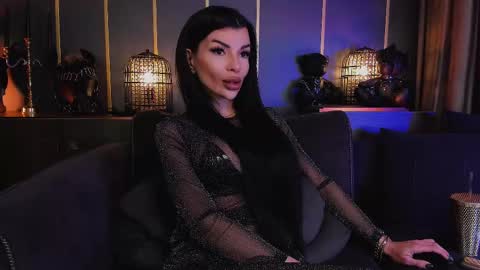 Elenia online show from March 11, 2025, 2:07 pm