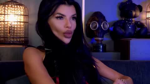 Elenia online show from September 13, 2025, 11:43 am