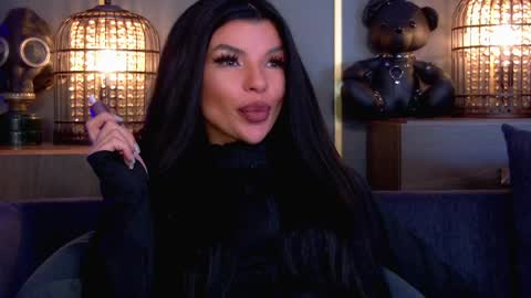 Elenia online show from March 30, 2026, 1:01 pm