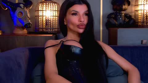 Elenia online show from April 21, 2026, 2:12 pm