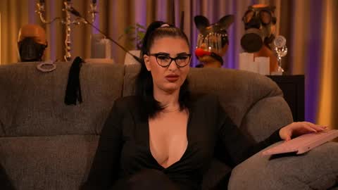 Mistress Kelly online show from September 25, 2025, 11:52 pm