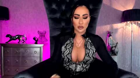 mistresskennya online show from February 27, 2026, 8:20 pm