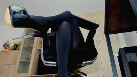 Snapshot of mistressmichelle5 chatting on May 2, 2026, 8:47 pm YourGoddessM online show from May 2, 2026, 8:47 pm