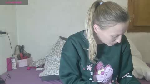 mistressmilly32 online show from December 17, 2025, 8:48 pm