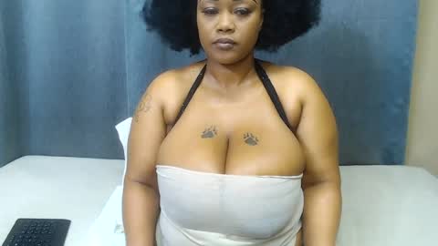 Snapshot of mistressofmelons chatting on July 10, 2026, 8:33 pm MistressOfMelons online show from July 10, 2026, 8:33 pm