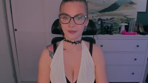 SANDY online show from November 24, 2025, 4:51 pm