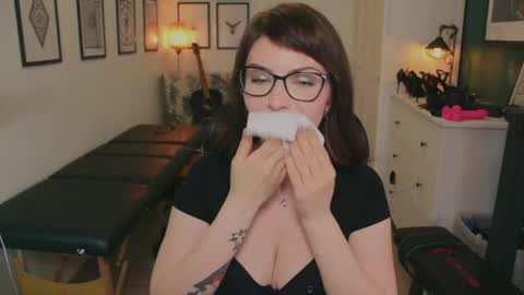 SANDY online show from April 22, 2026, 1:56 pm