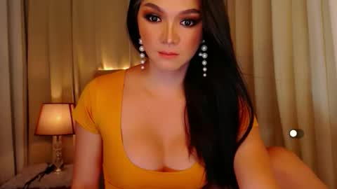 Snapshot of mistressseductionleah chatting on April 17, 2026, 8:45 pm Leah online show from April 17, 2026, 8:45 pm