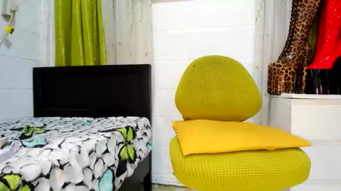 Tiffany online show from October 6, 2025, 4:54 am