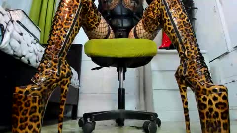 Tiffany online show from March 12, 2026, 11:22 pm