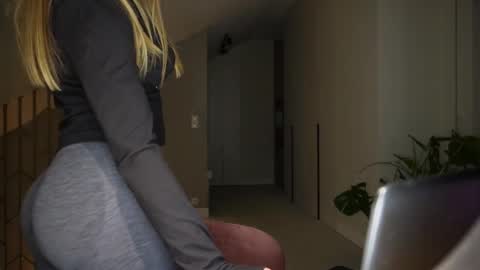 mistressuniverse online show from February 1, 2025, 5:26 pm