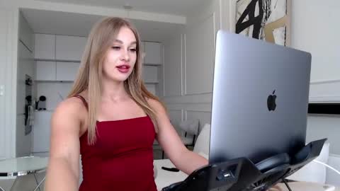 Snapshot of mistressuniverse chatting on May 11, 2026, 8:42 am mistressuniverse online show from May 11, 2026, 8:42 am