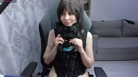 Snapshot of misty_dark chatting on June 11, 2026, 12:32 am misty_dark online show from June 11, 2026, 12:32 am