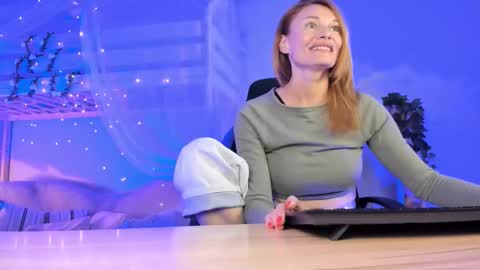 MistyBarnes NONUDE MODEL online show from September 12, 2025, 2:50 pm