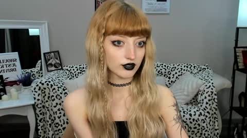 Misty online show from April 21, 2026, 2:51 am