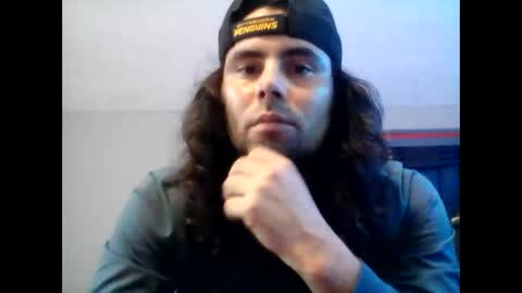 wassi2kezzy online show from December 15, 2025, 5:17 pm