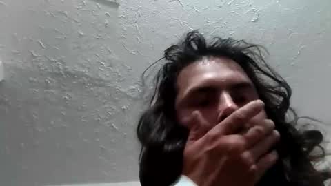 wassi2kezzy online show from May 10, 2026, 7:46 am