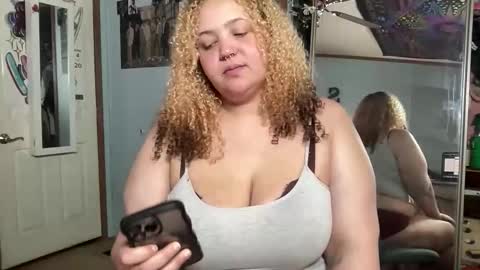 mixxedgoodness222 online show from February 26, 2026, 7:35 pm