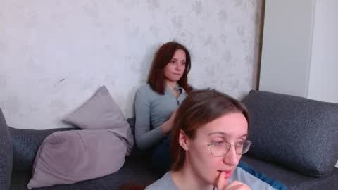 Snapshot of miya_here chatting on May 9, 2026, 6:07 am Miya online show from May 9, 2026, 6:07 am
