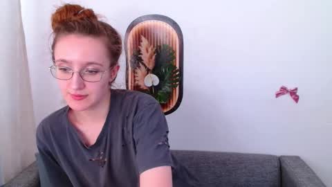 Snapshot of miya_here chatting on June 4, 2026, 10:21 am Miya online show from June 4, 2026, 10:21 am