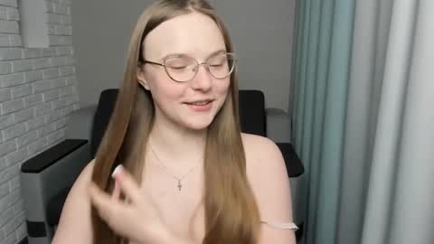 Miya online show from February 28, 2025, 4:31 pm