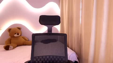 miyuki_wolf online show from April 28, 2026, 1:38 pm