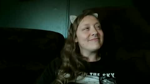 miztrezk online show from November 6, 2025, 7:37 pm