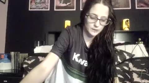 Snapshot of mizzbonez chatting on January 17, 2026, 1:21 am Mizz Bonez online show from January 17, 2026, 1:21 am