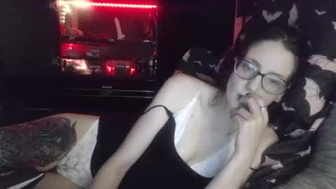 Snapshot of mizzbonez chatting on April 10, 2026, 12:27 am Mizz Bonez online show from April 10, 2026, 12:27 am