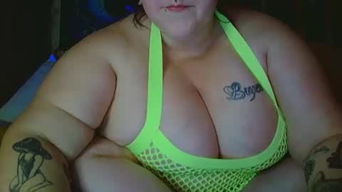 mkittenx online show from April 16, 2026, 9:26 pm