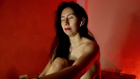 MoonLipson online show from January 13, 2025, 9:41 am