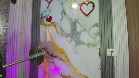 LUCRECIA   NEW ACCOUNT online show from February 17, 2026, 7:31 pm