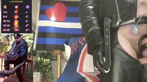 SMOKINsnakeEYEZ online show from May 22, 2026, 11:21 pm