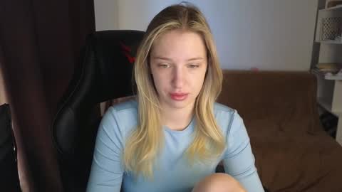 Lili online show from December 22, 2024, 7:11 am