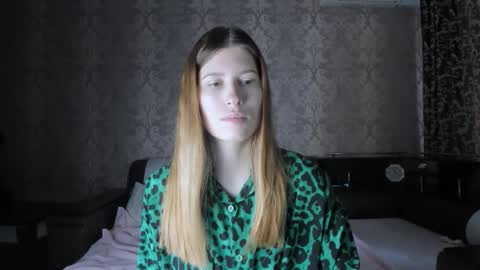 Lili online show from October 8, 2025, 9:40 am