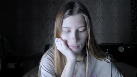 Lili online show from October 26, 2025, 5:08 pm