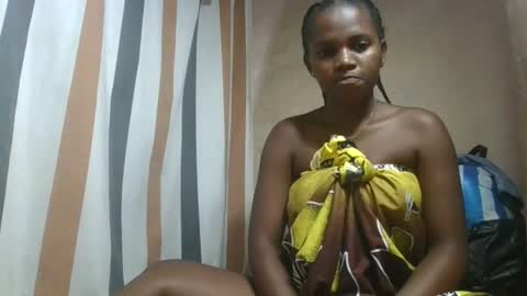 mmmmfelicinee online show from March 21, 2026, 12:21 pm