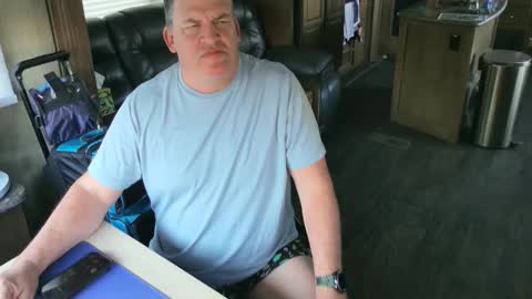 mmmthatsfunnn online show from October 30, 2025, 10:32 pm