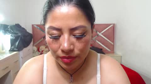 Catalina online show from November 30, 2025, 4:49 am