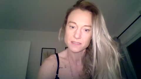 Snapshot of mockingbirds91 chatting on March 26, 2026, 3:34 am mockingbirds91 online show from March 26, 2026, 3:34 am