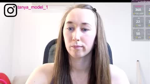 Snapshot of model_10 chatting on December 17, 2025, 4:46 pm Tatiana online show from December 17, 2025, 4:46 pm
