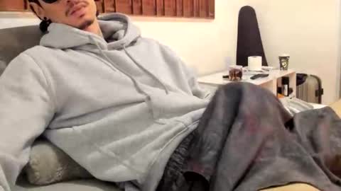 Snapshot of moderdelier chatting on June 7, 2026, 1:32 am DigBreed online show from June 7, 2026, 1:32 am